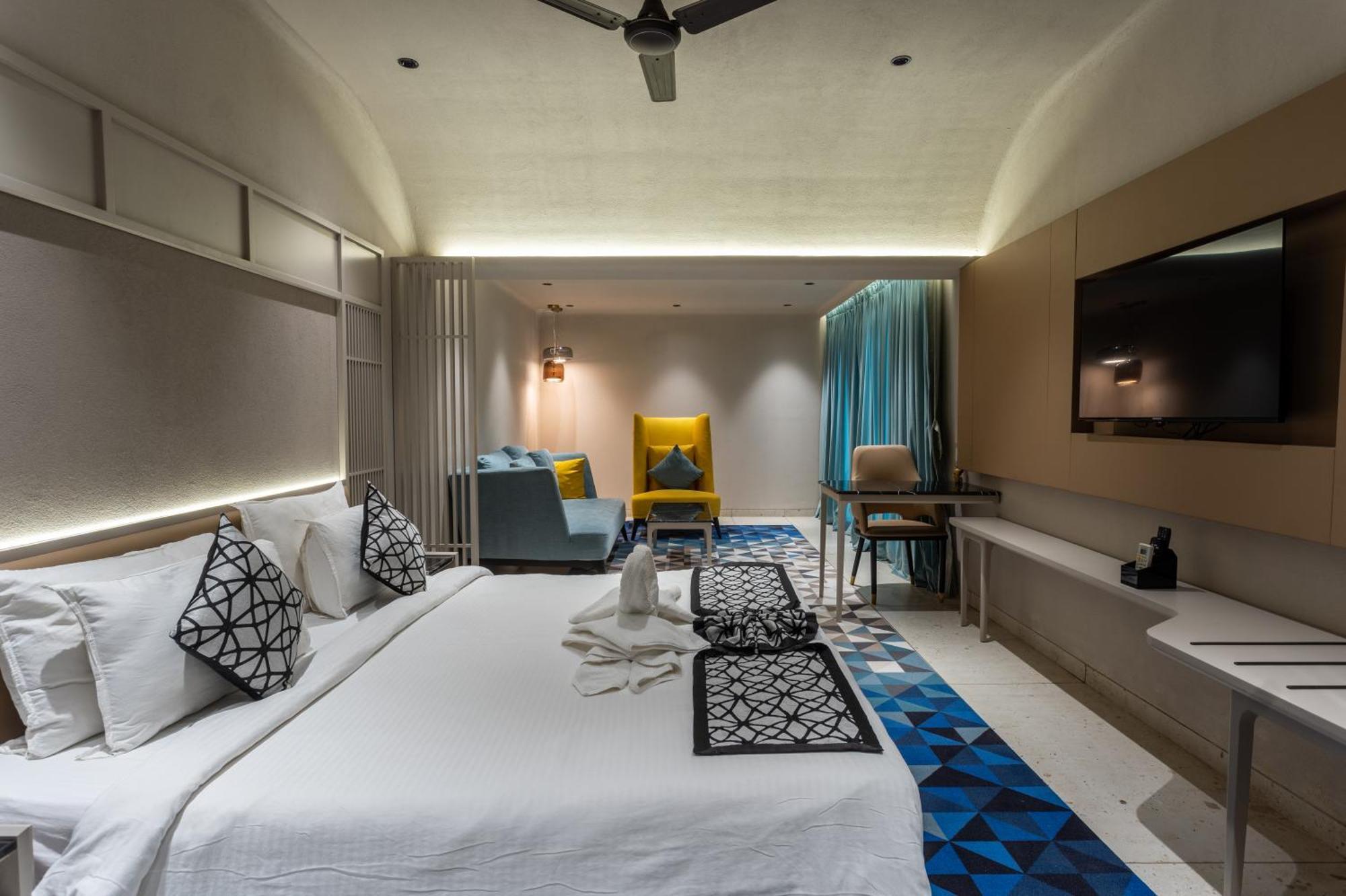 Treat Resort Silvassa Buitenkant foto